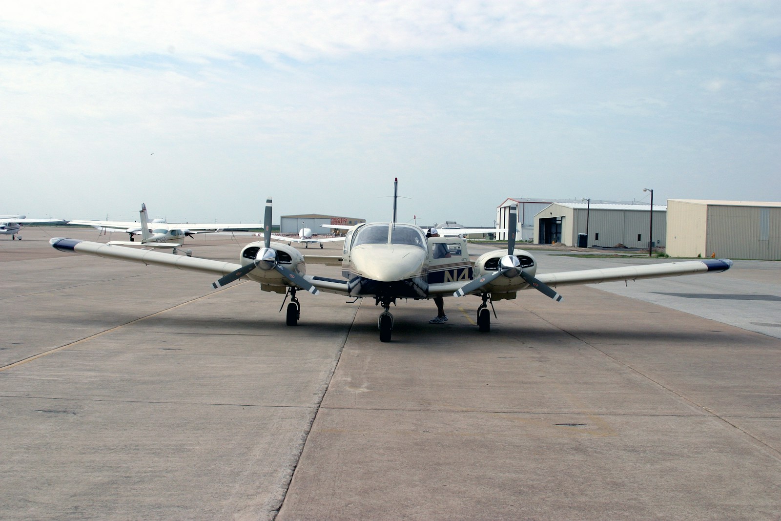 Key Differences Between Commercial and Private Aircraft