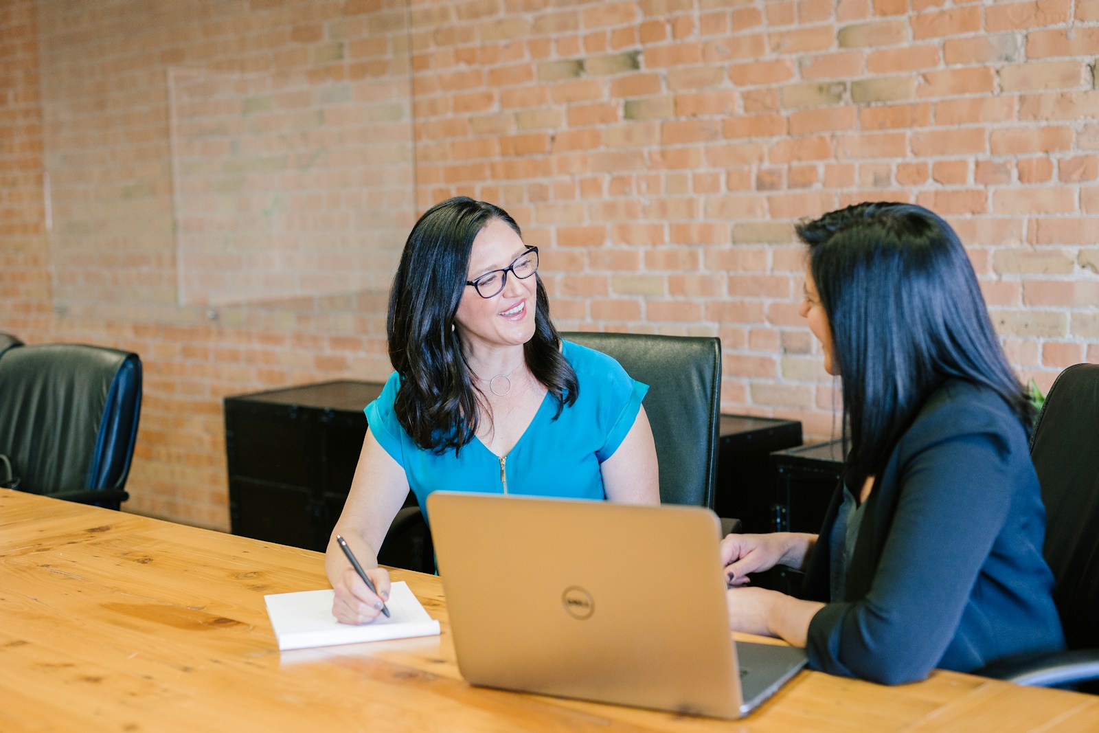 What is customer discovery (and how to run your first 10 interviews)