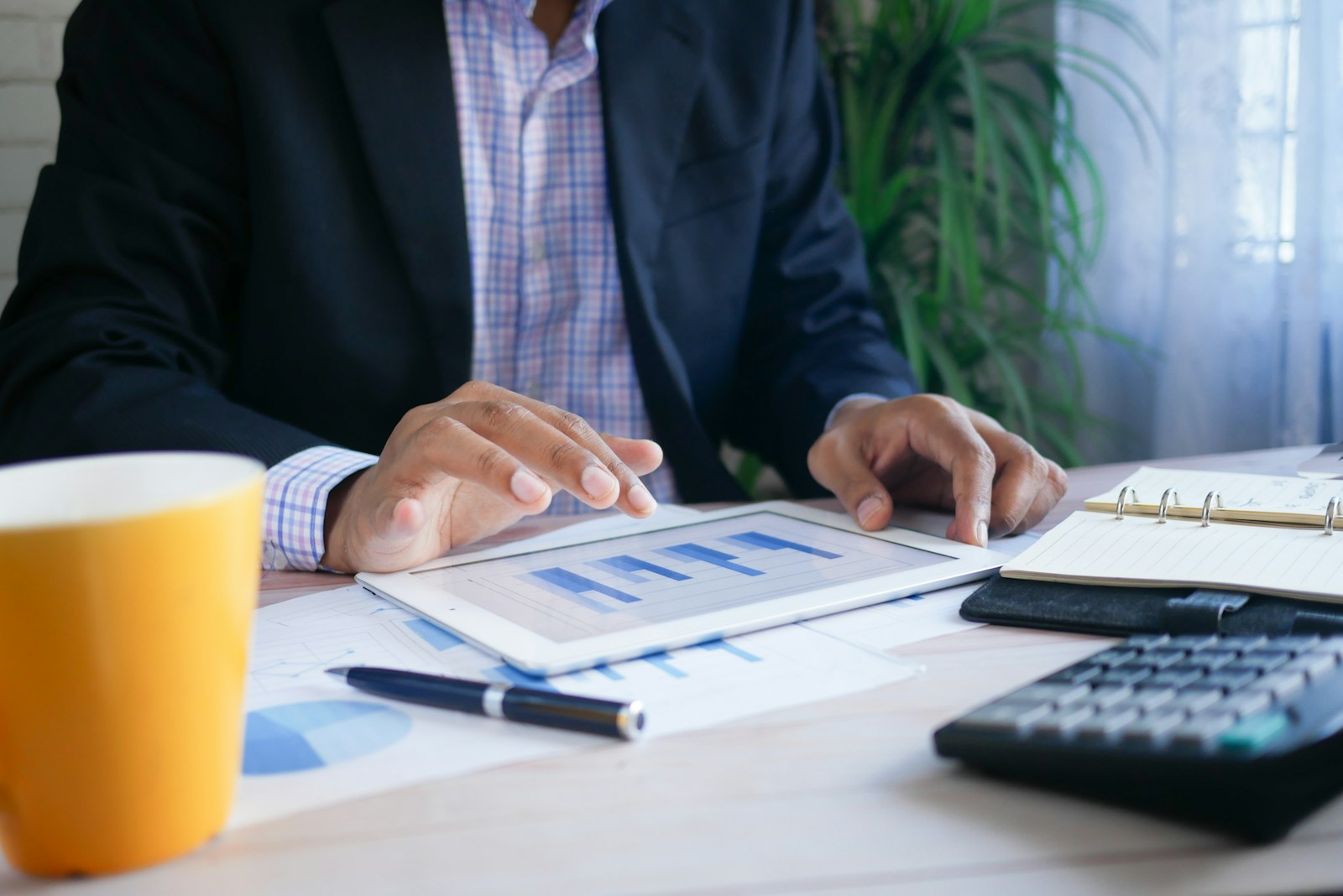 The 7 financial red flags experienced investors notice instantly