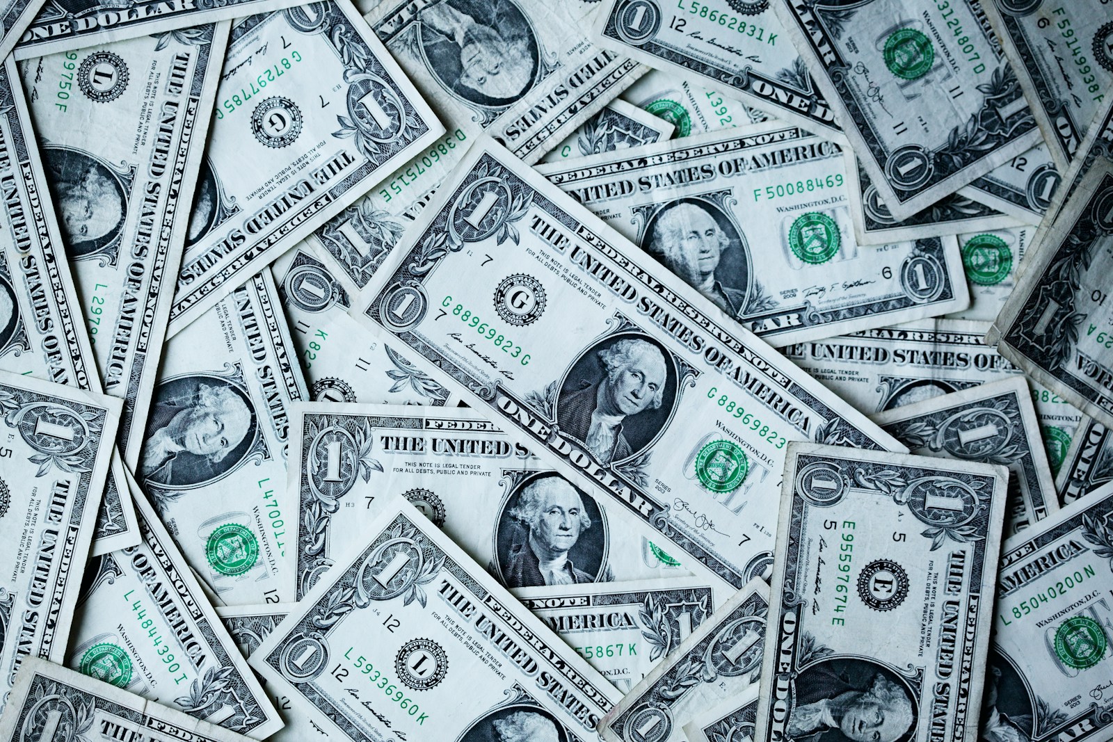7 early money habits that make or break first-time founders