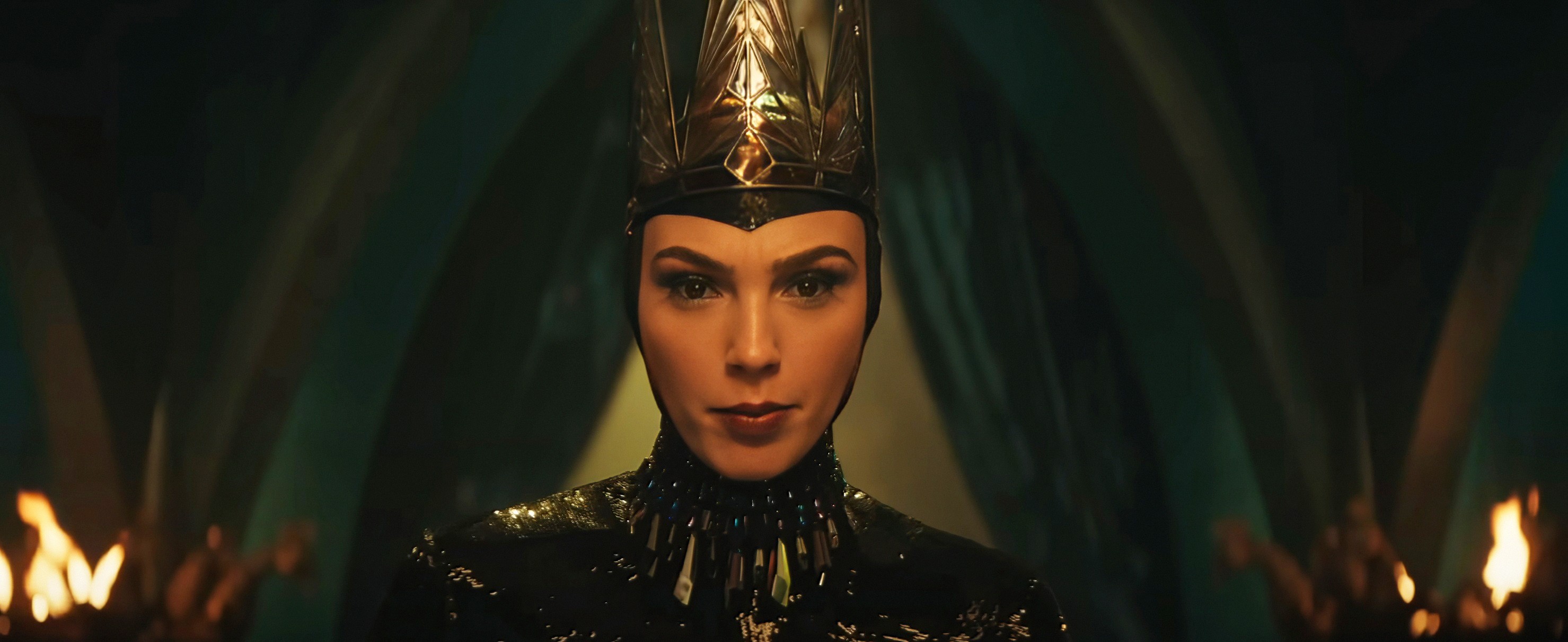 SNOW WHITE, Gal Gadot as the Evil Queen, 2025. © Walt Disney Studios Motion Pictures / Courtesy Everett Collection
