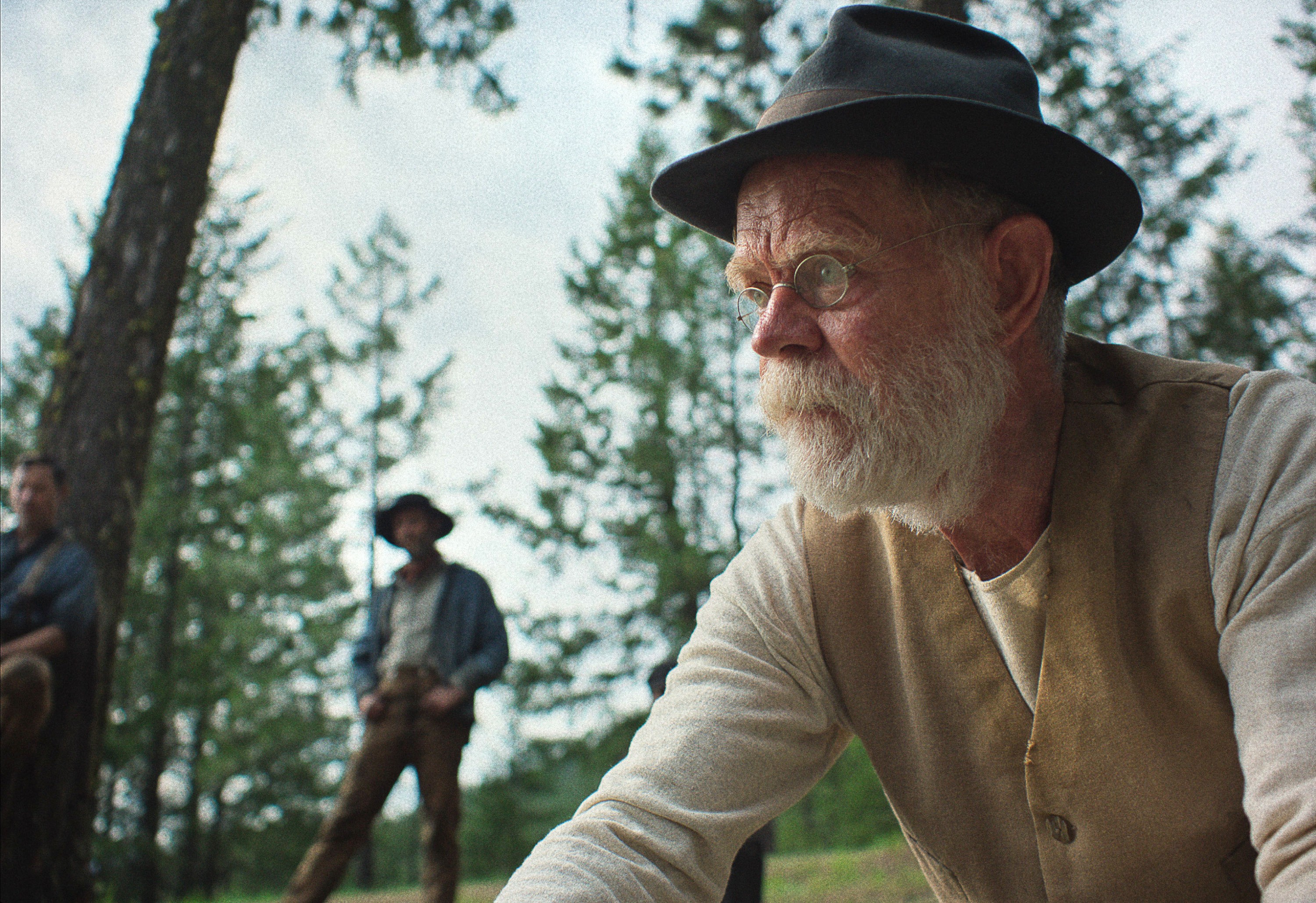 TRAIN DREAMS, William H. Macy, 2025. © Netflix / Courtesy Everett Collection
