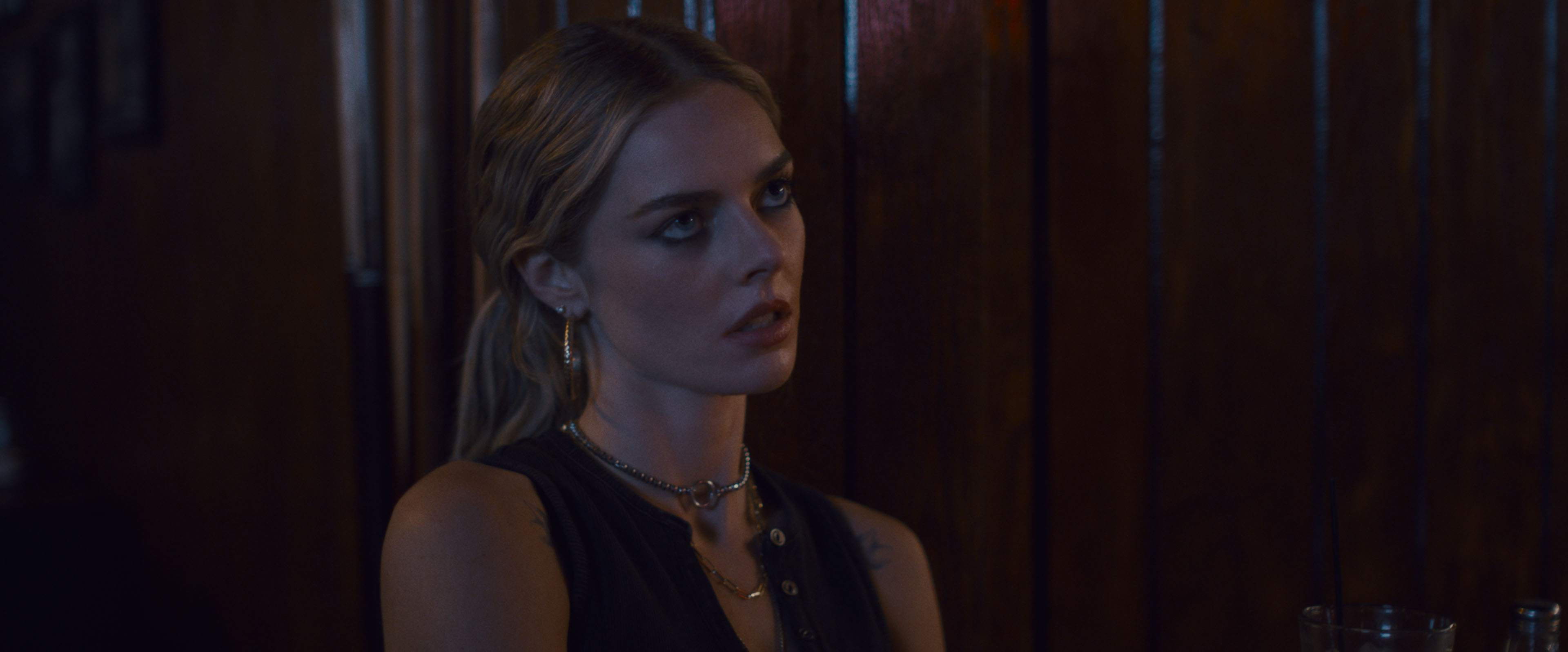 Samara Weaving as Edie in 20th Century Studios' EENIE MEANIE. Photo courtesy of 20th Century Studios. © 2025 20th Century Studios. All Rights Reserved.