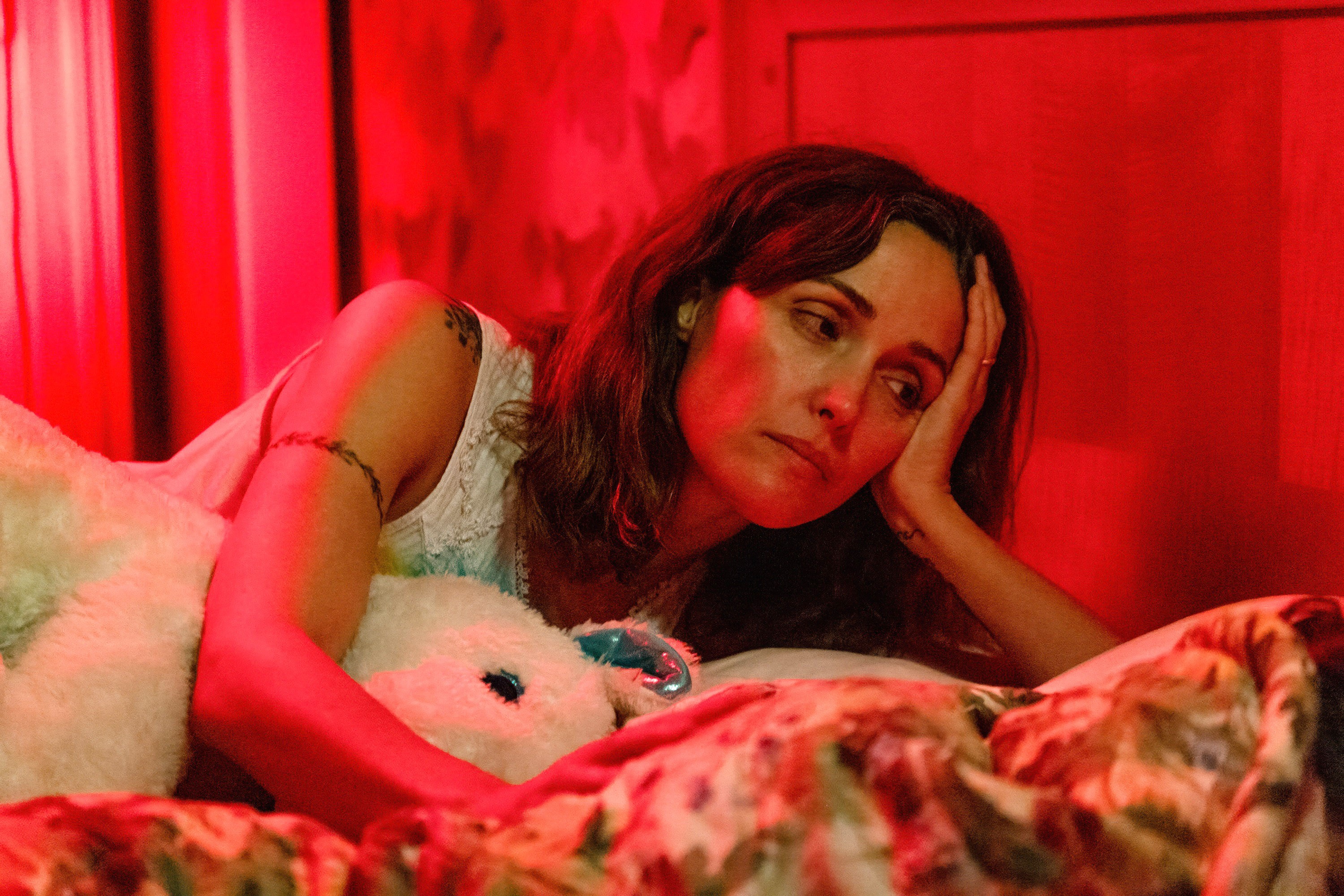 IF I HAD LEGS I'D KICK YOU, Rose Byrne, 2025. ph: Logan White /© A24 /Courtesy Everett Collection