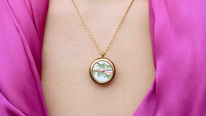 A Chinese cloisonné necklace from Loewe