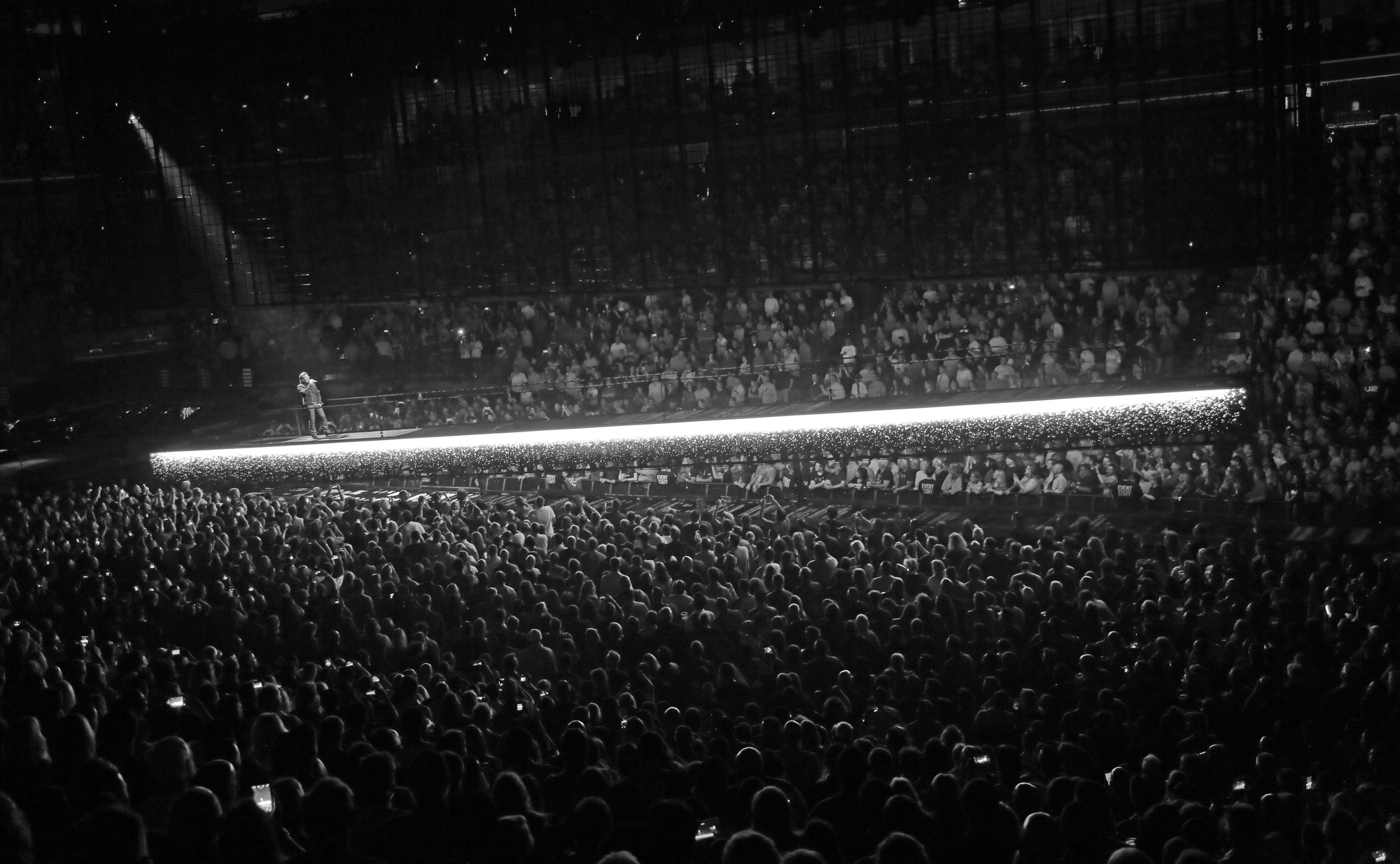 U2 Es Devlin