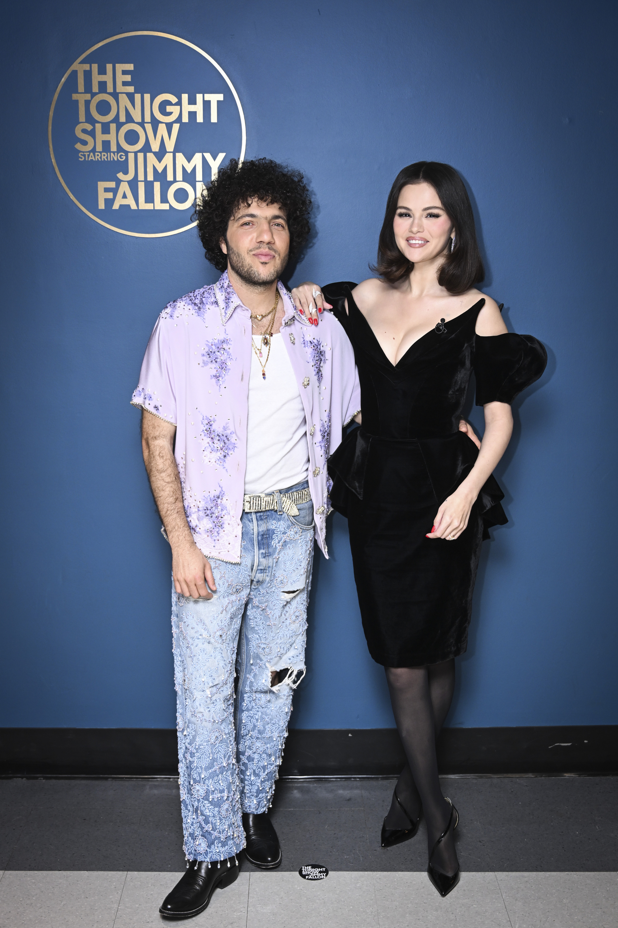 THE TONIGHT SHOW STARRING JIMMY FALLON -- Episode 2112 -- Pictured: (l-r) Record producer Benny Blanco & singer Selena Gomez pose together backstage on Thursday, March 20, 2025 -- (Photo by: Todd Owyoung/NBC via Getty Images)