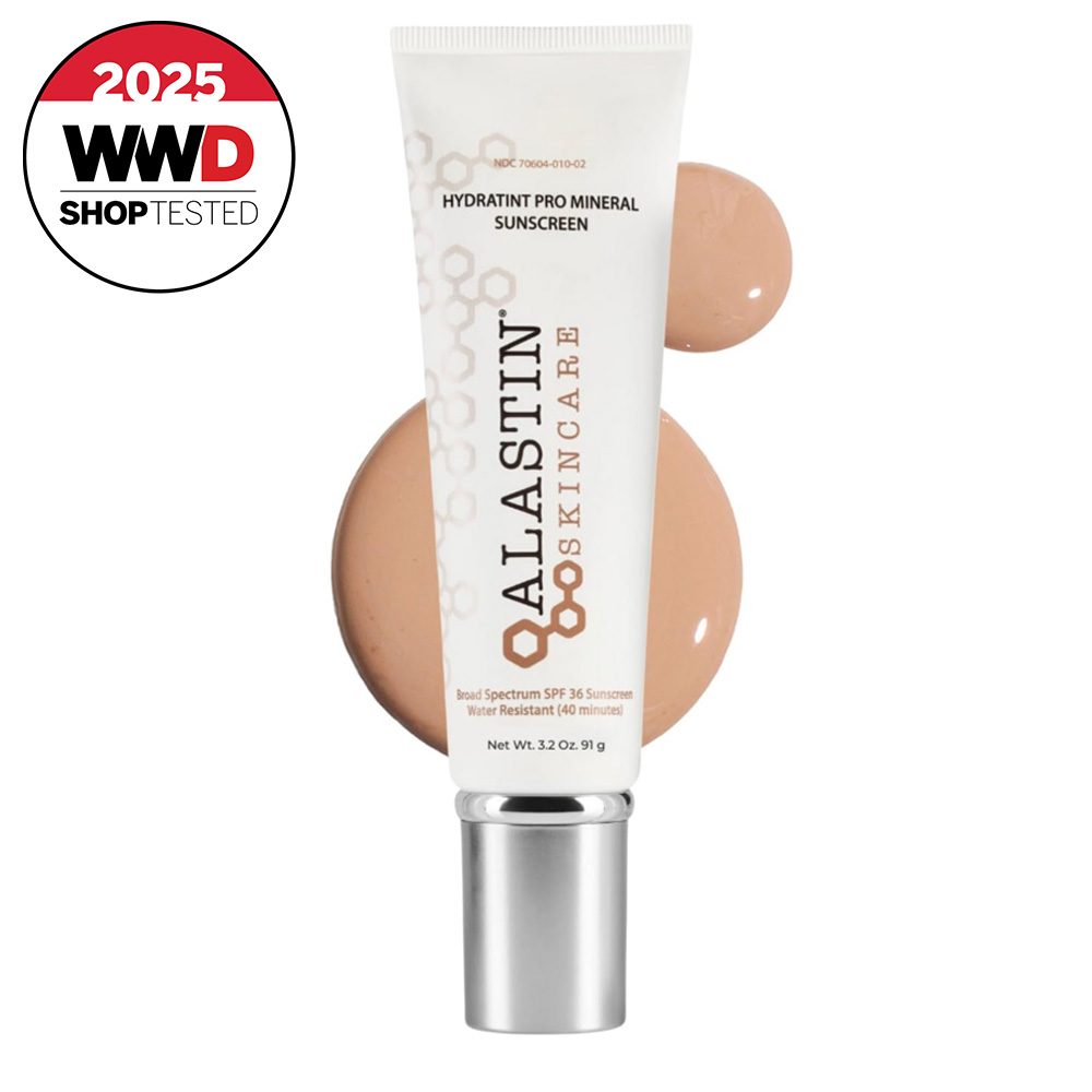 12 Best Sunscreens for Acne-Prone Skin, Tested by Editors