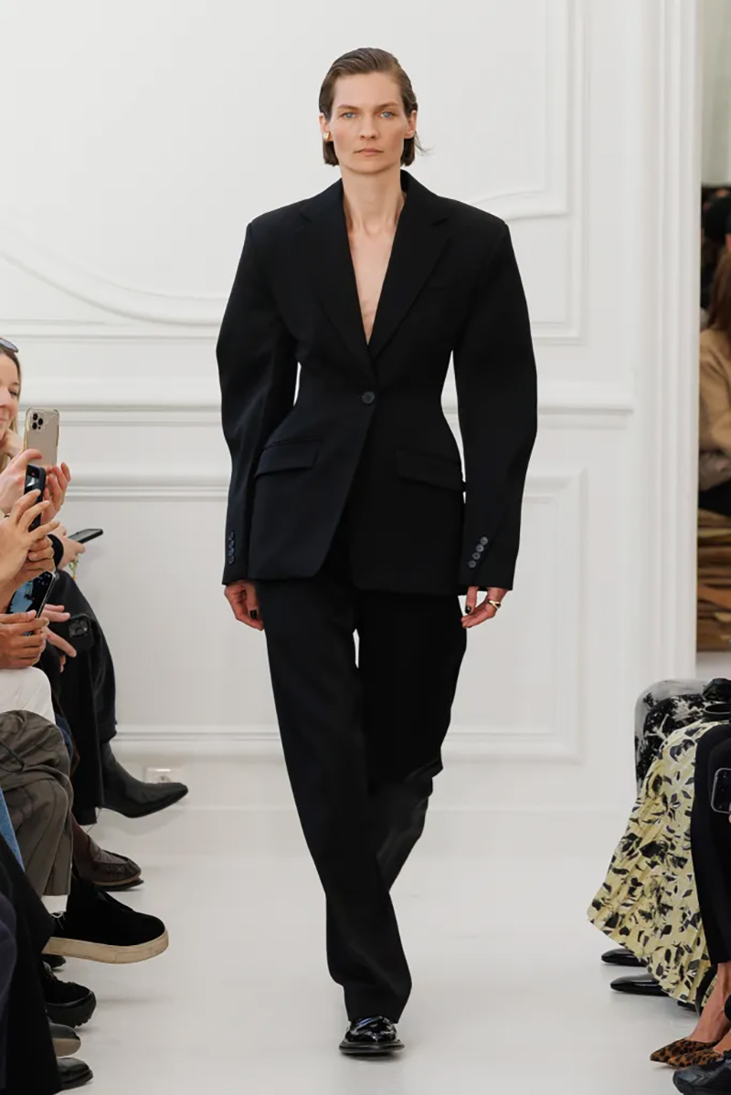 Givenchy fall 2025 ready-to-wear collection.