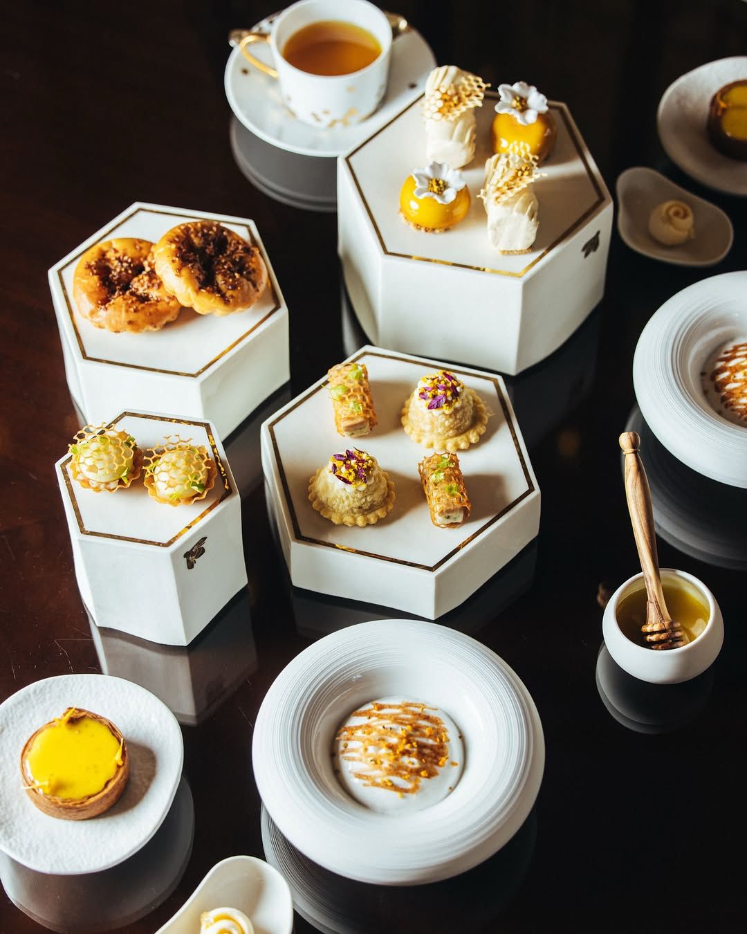 StudioCé's custom tableware for Chaumet