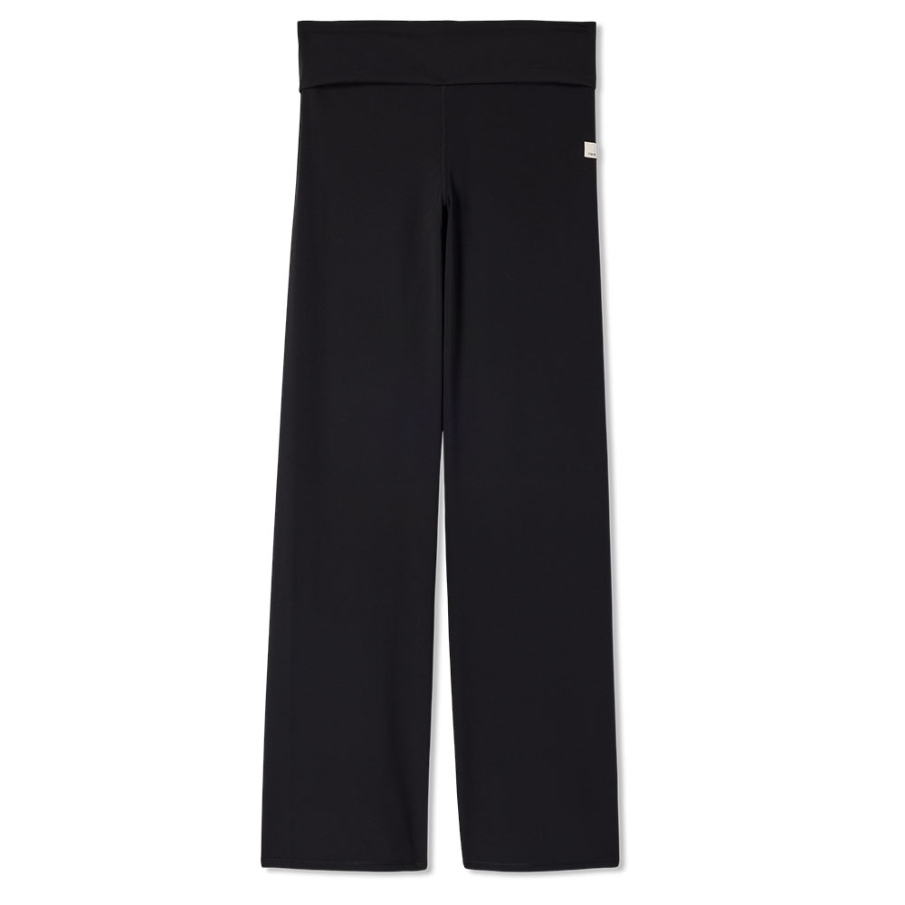 Vuori x Kaia Gerber Activewear Supermodel-inspired Collection