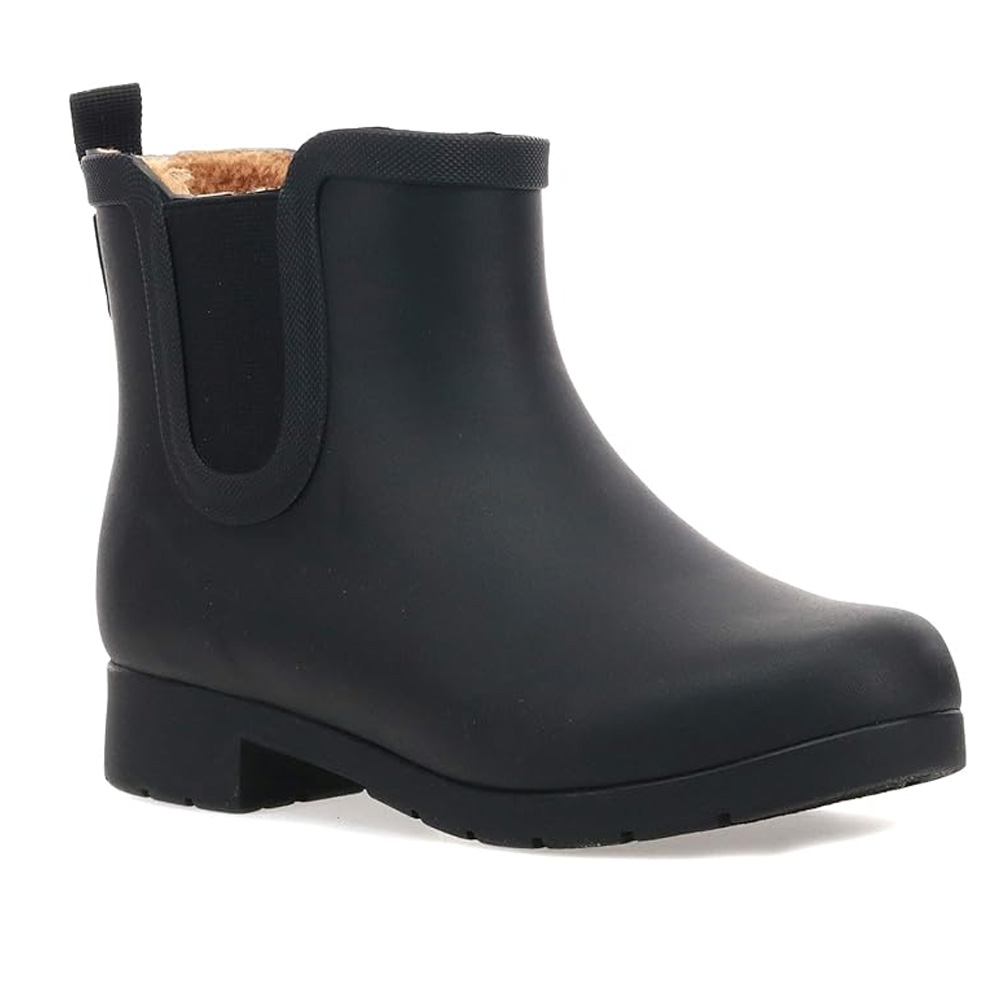 Amazon Prime Big Deals Day 2025: Top Sales on Clothing & Accessories