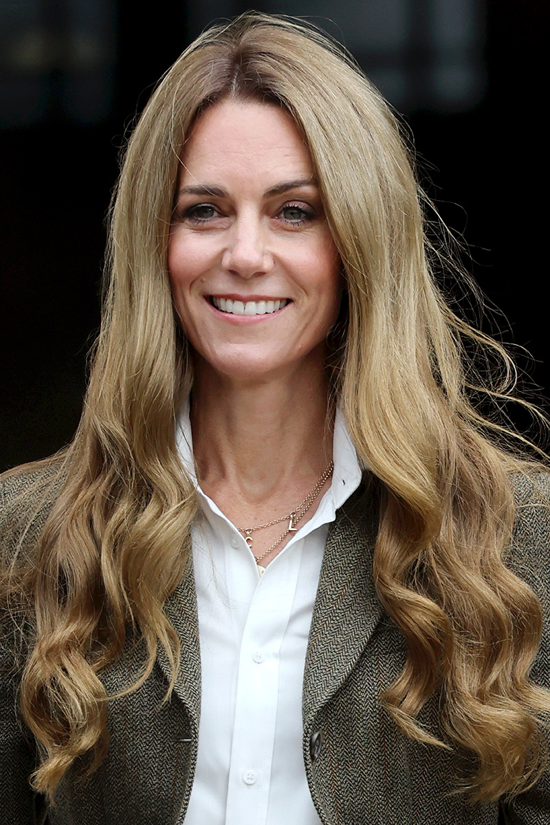 Photo of Kate Middleton debuting her new blonde hair.