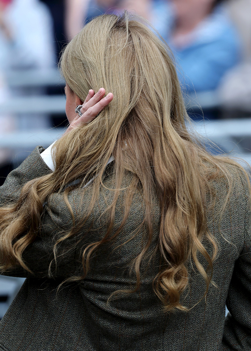 Photo of Kate Middleton debuting her new blonde hair.