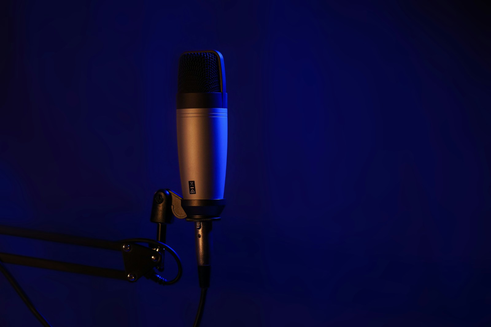 Best AI Voice Bots for Sales Teams: Top 5 Picks