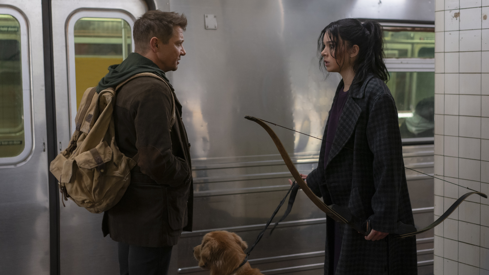 Jeremy Renner Hailee Steinfeld Hawkeye