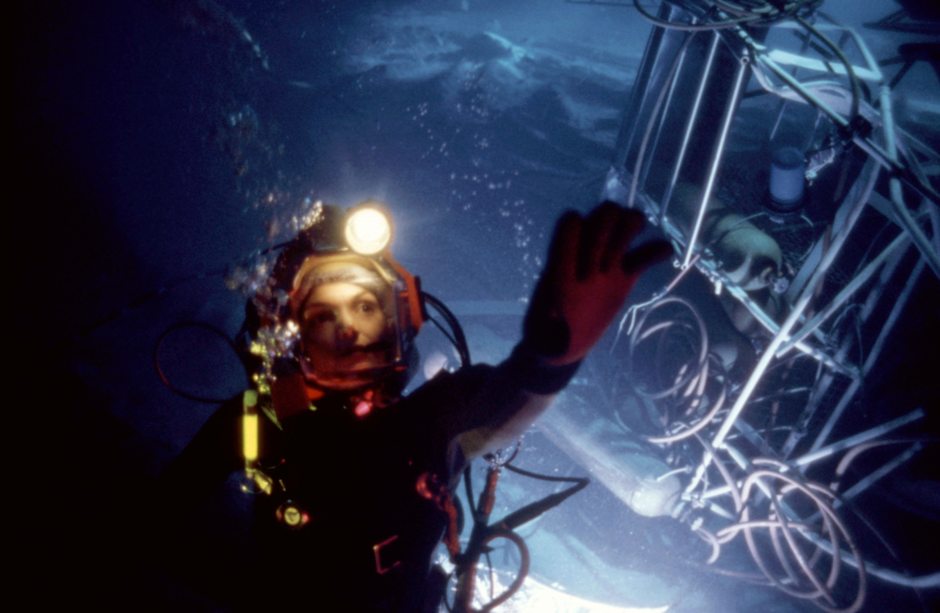 THE ABYSS, Mary Elizabeth Mastrantonio, 1989, TM and Copyright (c)20th Century Fox Film Corp. All rights reserved.