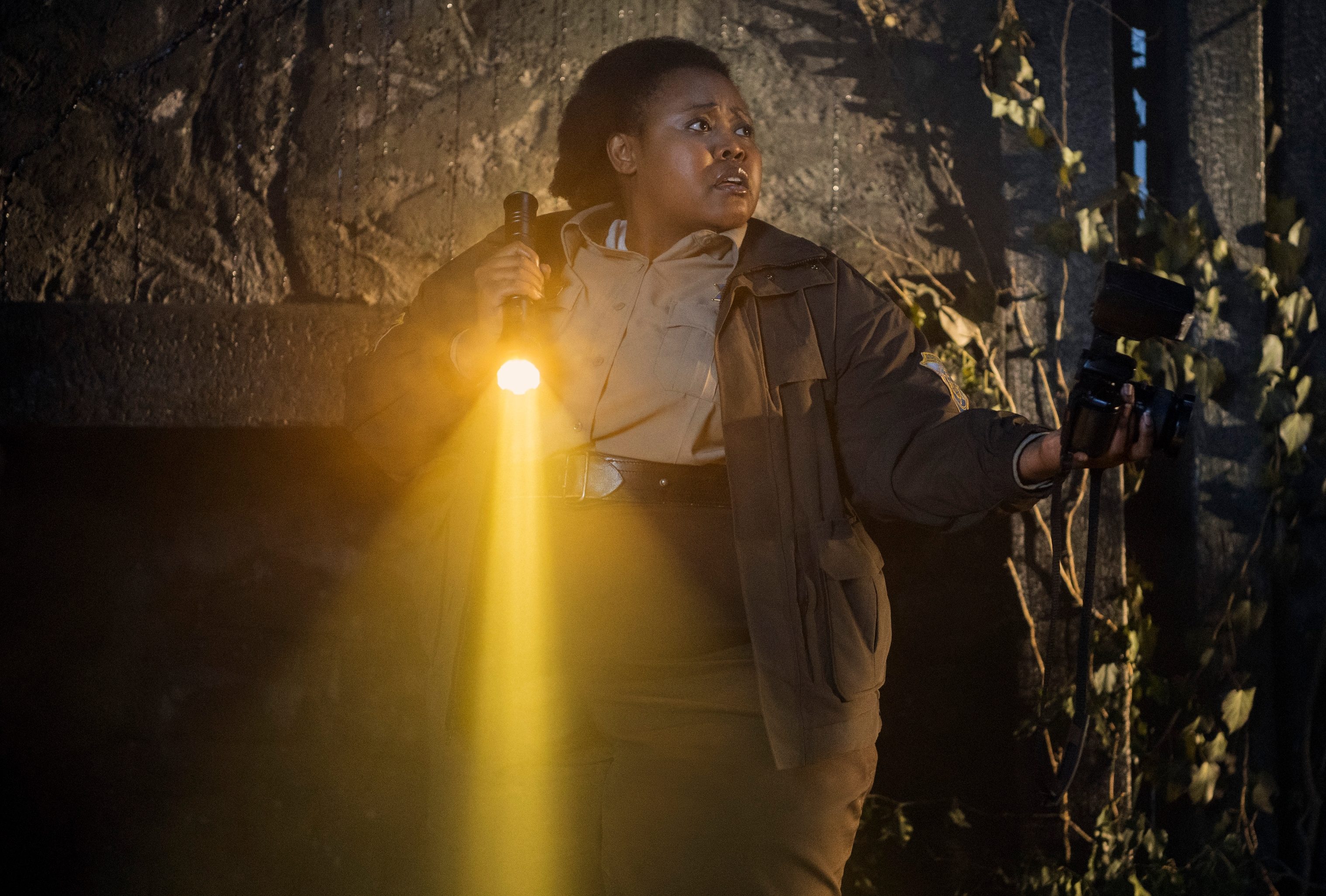 Wednesday. Luyanda Unati Lewis-Nyawo as Detective Santiago in episode 103 of Wednesday. Cr. Vlad Cioplea/Netflix © 2022